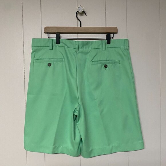 Izod Golf Men’s Performance Golf Shorts Size 36, Green, X-treme function. - Picture 2 of 4